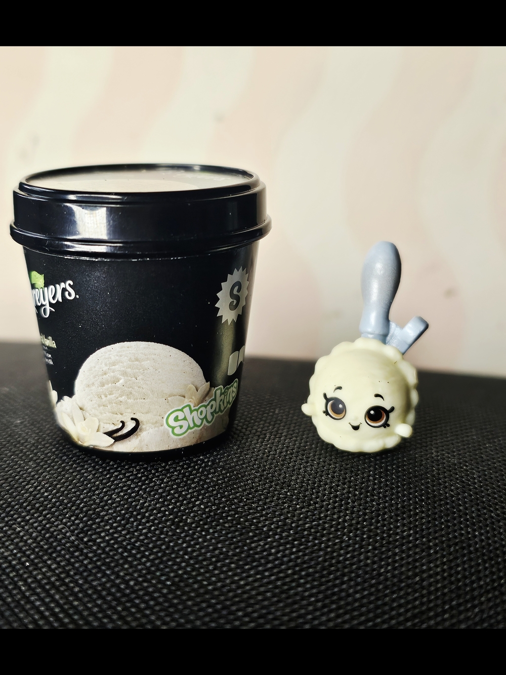 RARE Shopkins REAL LITTLES Vanilla Breyers RL2-017
